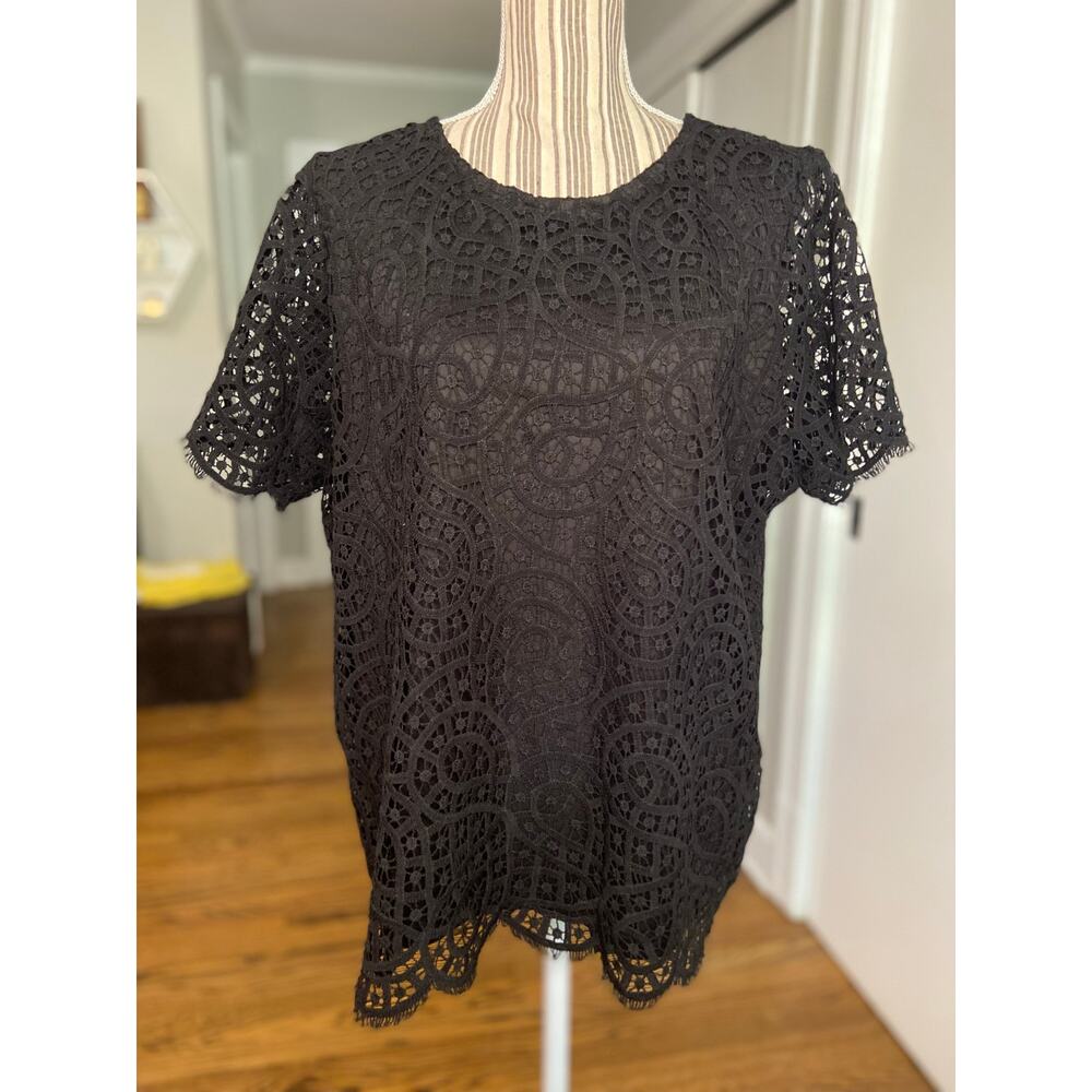 Philosophy black lace short sleeve blouse